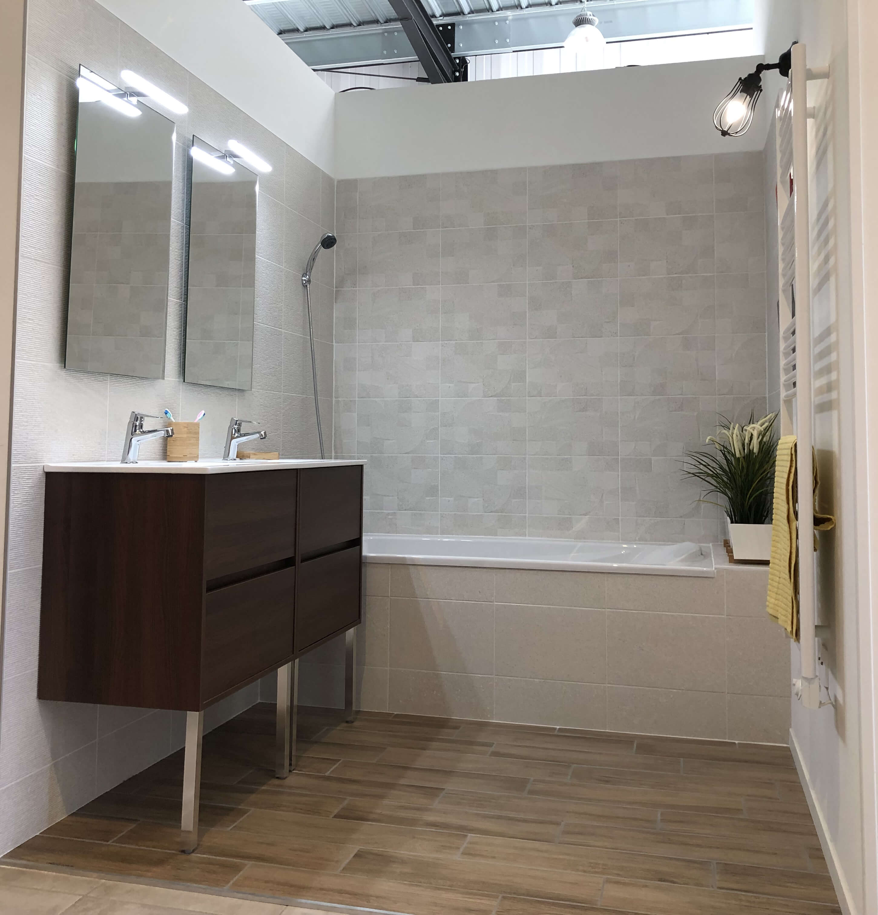 VIDÉO – VENEZ VISITER NOTRE SHOWROOM