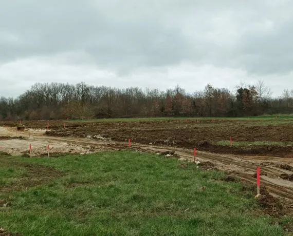 Terrain à bâtir de 539 m² à AVY (17)