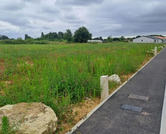 Terrain à bâtir de 509 m² à TONNAY-CHARENTE (17)