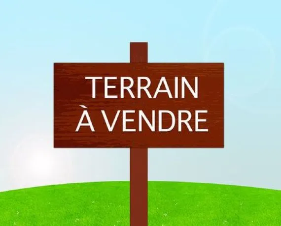 Terrain à bâtir de 860 m² à BURIE (17)