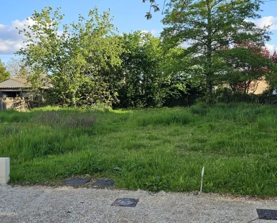 Terrain à bâtir de 424 m² à SOYAUX (16)