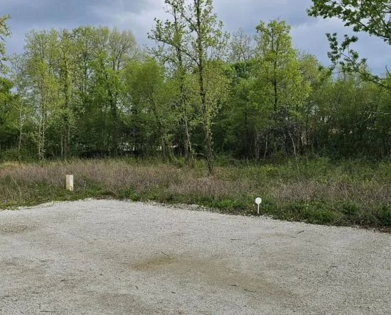 Terrain à bâtir de 625 m² à PUYMOYEN (16)