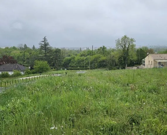 Terrain à bâtir de 485 m² à GOND-PONTOUVRE (16)