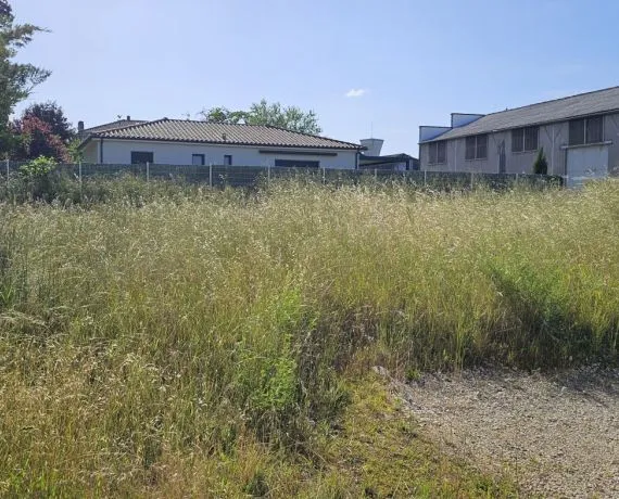 Terrain à bâtir de 730 m² à ANGOULEME (16)