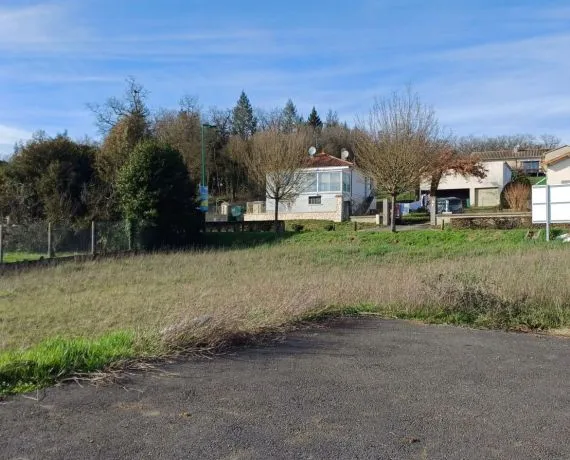 Terrain à bâtir de 237 m² à TROIS-PALIS (16)