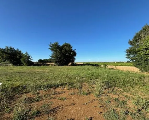 Terrain à bâtir de 536 m² à TANZAC (17)