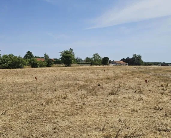 Terrain à bâtir de 754 m² à BRIE (16)