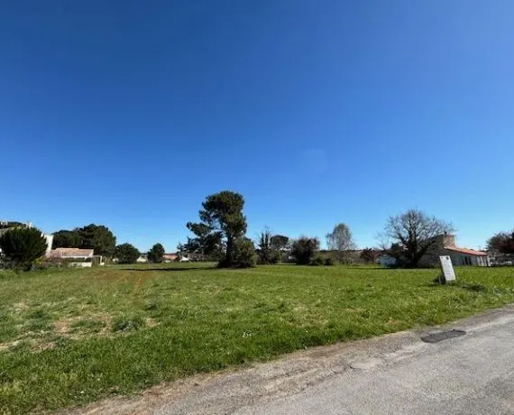 Terrain à bâtir de 421 m² à SAINT-AUGUSTIN (17)