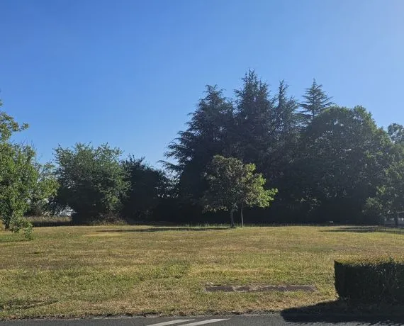 Terrain à bâtir de 860 m² à LINARS (16)