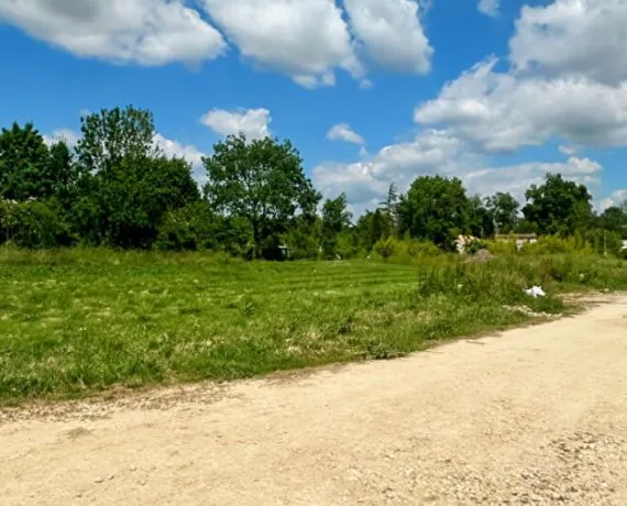 Terrain à bâtir de 568 m² à GEMOZAC (17)