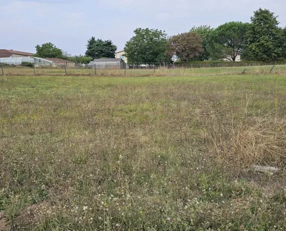 Terrain à bâtir de 495 m² à FLEAC (16)