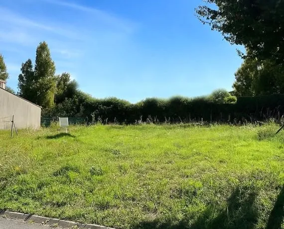 Terrain à bâtir de 765 m² à MESCHERS-SUR-GIRONDE (17)