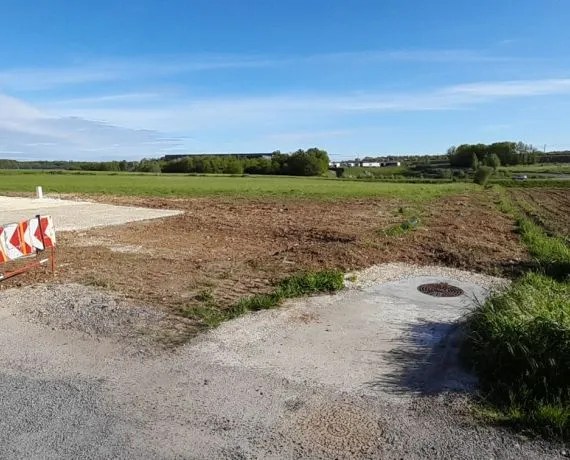 Terrain à bâtir de 828 m² à ROULLET-SAINT-ESTEPHE (16)