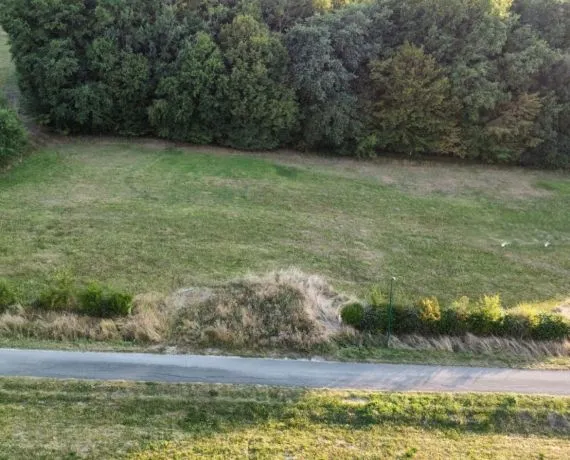Terrain à bâtir de 891 m² à GRASSAC (16)
