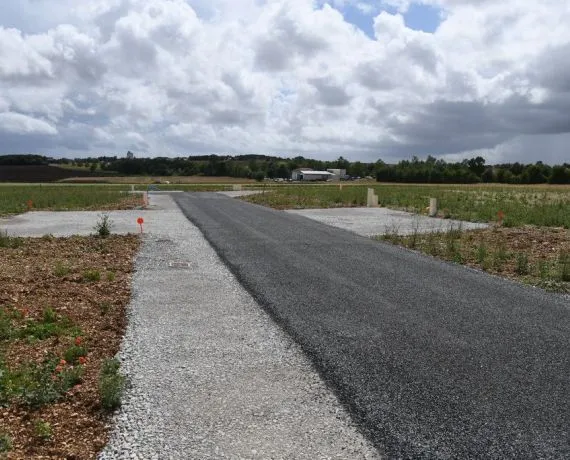 Terrain à bâtir de 669 m² à TOURRIERS (16)