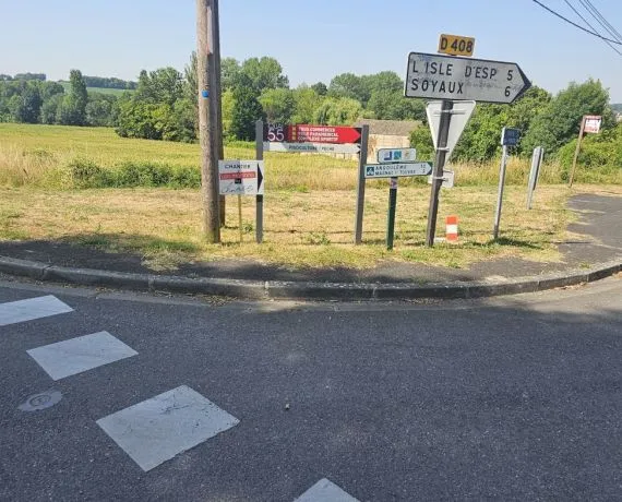 Terrain à bâtir de 1140 m² à TOUVRE (16)
