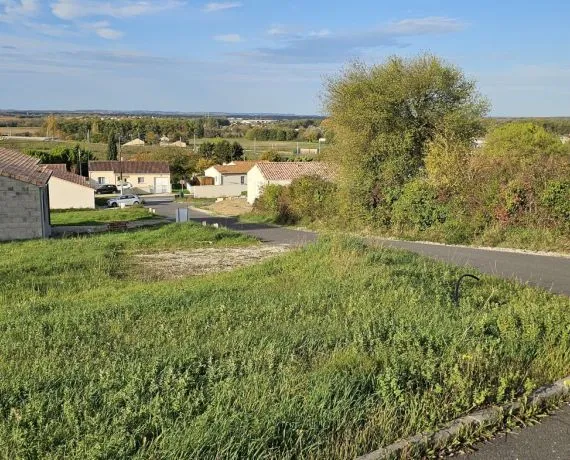 Terrain à bâtir de 384 m² à ANGOULEME (16)