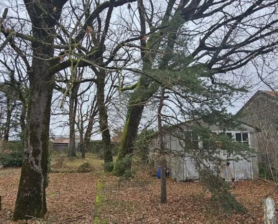 Terrain à bâtir de 787 m² à VOEUIL-ET-GIGET (16)