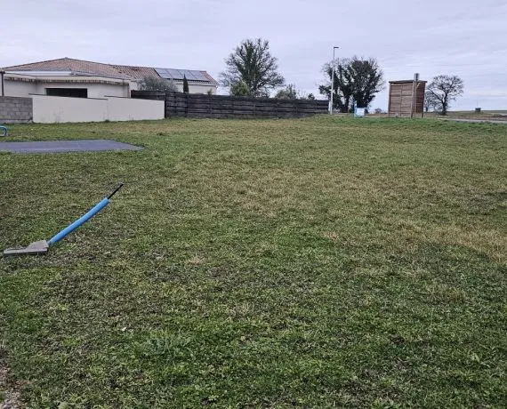 Terrain à bâtir de 528 m² à RUELLE-SUR-TOUVRE (16)