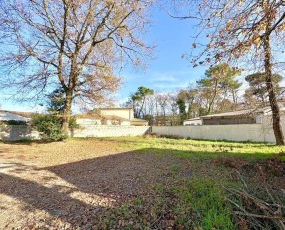 Terrain à bâtir de 413 m² à LA TREMBLADE (17)
