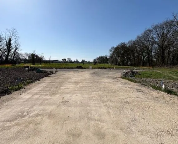 Terrain à bâtir de 491 m² à MEDIS (17)