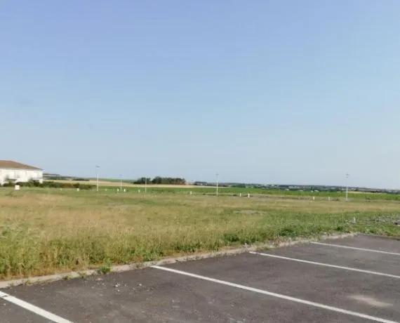 Terrain à bâtir de 678 m² à MEDIS (17)