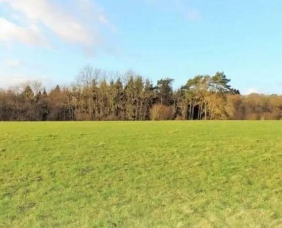 Terrain à bâtir de 672 m² à GEMOZAC (17)