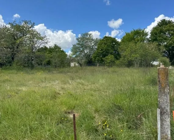 Terrain à bâtir de 485 m² à SAINTES (17)