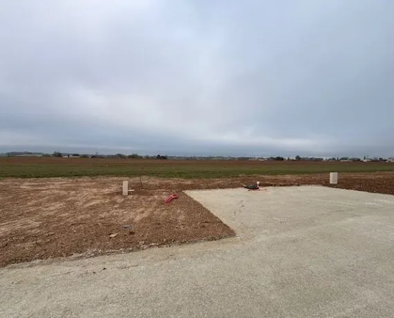 Terrain à bâtir de 802 m² à BALANZAC (17)