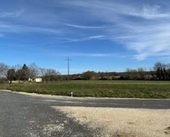 Terrain à bâtir de 672 m² à SAINT-GERMAIN-DU-SEUDRE (17)