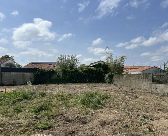 Terrain à bâtir de 473 m² à DOMPIERRE-SUR-MER (17)