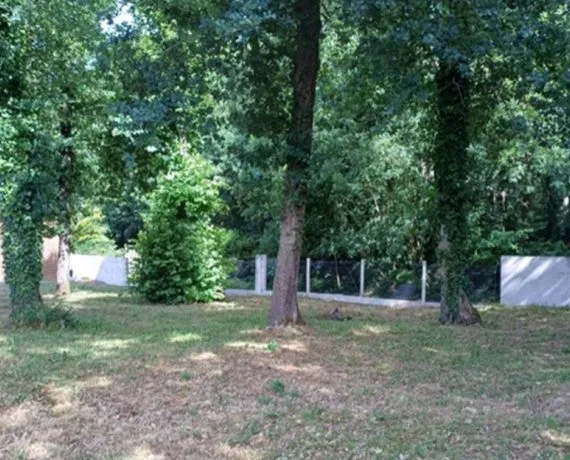 Terrain à bâtir de 667 m² à SAINT-SULPICE-DE-ROYAN (17)