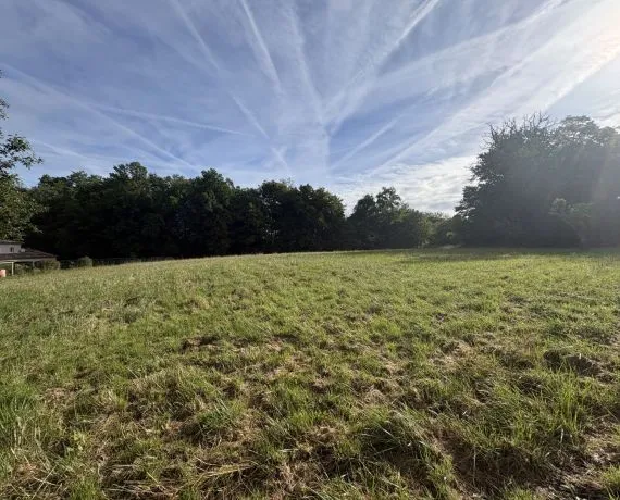 Terrain à bâtir de 2950 m² à CHAMPCEVINEL (24)