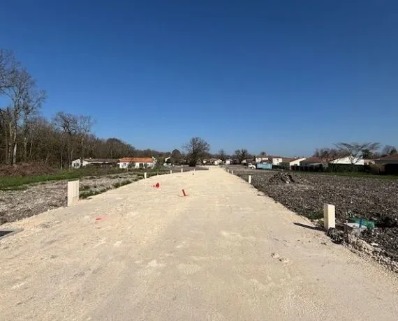 Terrain à bâtir de 312 m² à MEDIS (17)