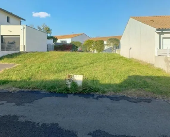 Terrain à bâtir de 256 m² à ROYAN (17)