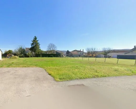 Terrain à bâtir de 894 m² à SAINT-PANTALEON-DE-LARCHE (19)