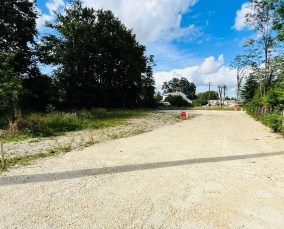 Terrain à bâtir de 451 m² à BREUILLET (17)