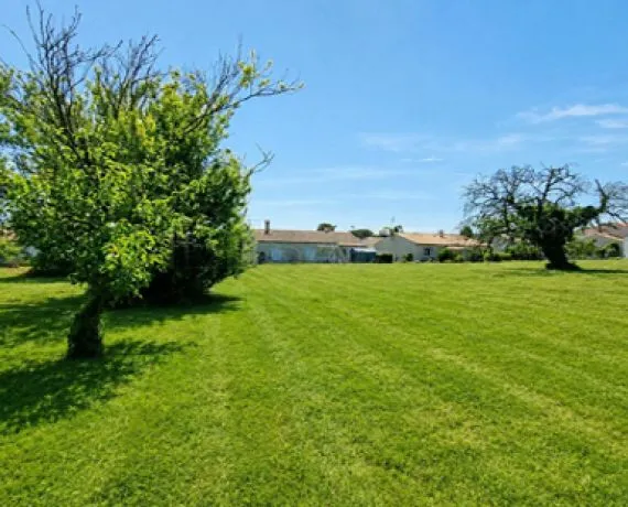 Terrain à bâtir de 1635 m² à MESCHERS-SUR-GIRONDE (17)